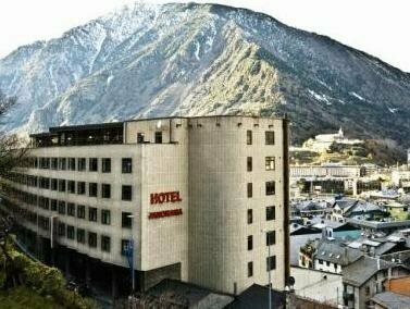 Hotel Panorama & Spa, Varaa Lomakeskus Escaldes-Engordany hotellit, joissa on uima-allas, Uima-allas