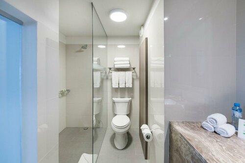 Holiday Inn Lima Airport by IHG, Prenota Hotel Hotel a Callao con piscina, Piscina