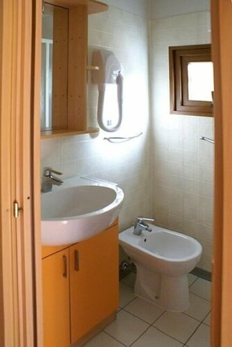 Camping Amalasunta, Prenota Hotel Montefiascone 