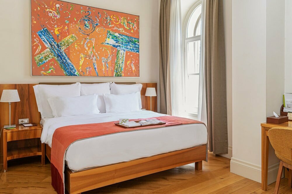 Tomtom Suites