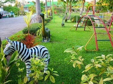 Phuphan Park Hotel, Забронировать Отель Отели Sakon Nakhon Province с парковкой, Парковка