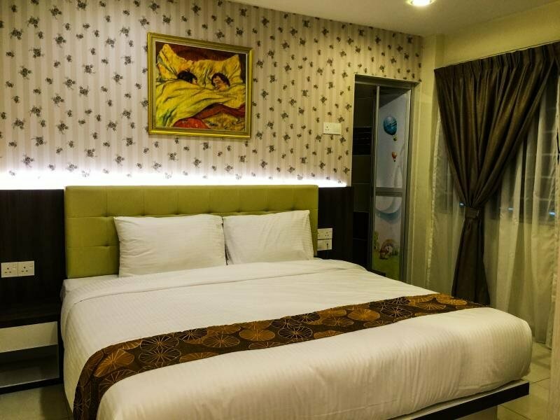 Louis Hotel