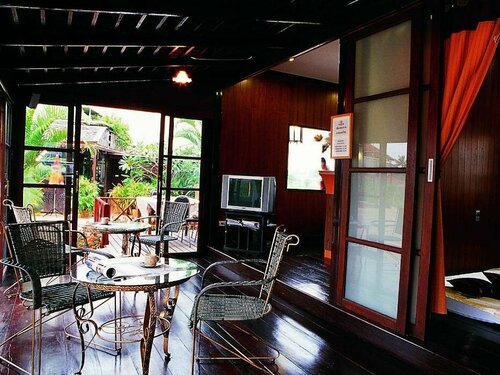 Faikid Hotel, Varaa Hotelli Hotellit North-Eastern Thailand pysäköinnillä, Pysäköinti