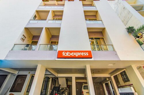 New Krishna Deluxe Residency near Lucknow Juncation # Free Wi-Fi and Room Service Facilities # Fully Air conditioning Premium Room - Best Premium Hotel In Lucknow, Забронировать Отель Отели Лакхнау 3 звезды, 3*