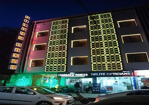 Hotel Silver Stone, Забронировать Отель Отели Нью-Дели с парковкой, Парковка
