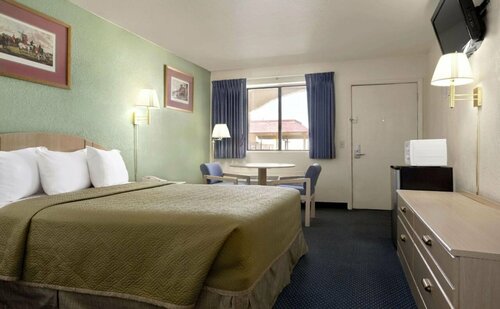 Travelodge by Wyndham Holbrook, Réserver Auberge Hôtels à Holbrook avec parking, Parking