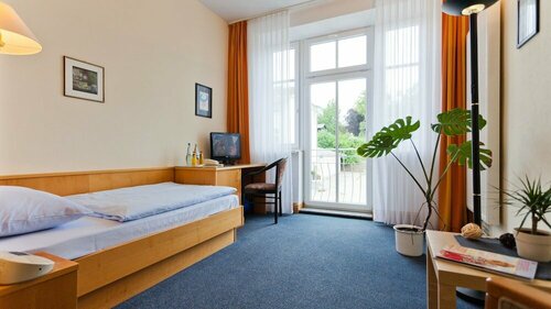 Hotel Villa Subklew, Забронировать Отель Остзебад-Зеллин Рюген