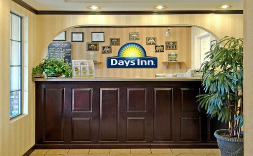 Days Inn & Suites by Wyndham Fort Valley, Prenota Hotel Hotel a Georgia con parcheggio, Parcheggio