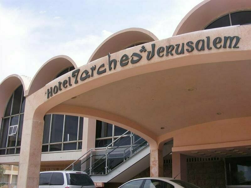 Seven Arches Hotel