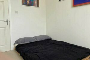 Radiant 2 Bedroom Flat in New Cross - Converted Pub