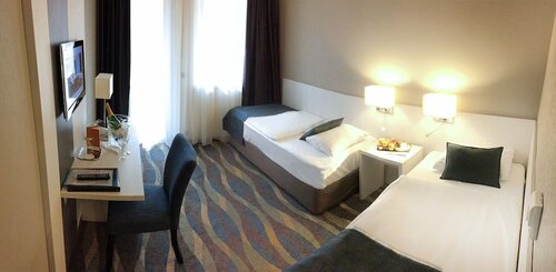 Hotel Azur Premium, Book Hotel Hoteller i Siófok med parkering, Parkering