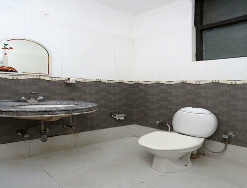 Hotel Mukut Regency, Забронировать Отель Отели штата Уттар-Прадеша с парковкой, Парковка