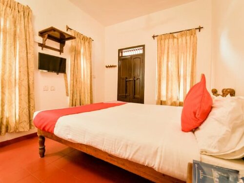 OYO 23503 Golden Valley Residency, Забронировать Отель Недумбассери штат Керала