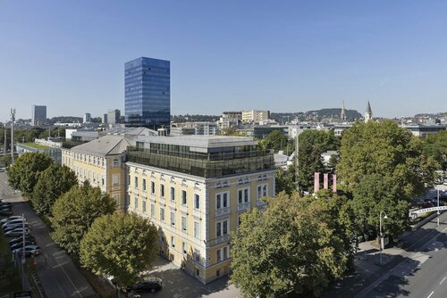 Courtyard by Marriott Linz, Забронировать Отель Franckviertel Линц