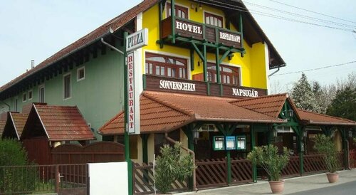 Hotel Napsugár, Забронировать Отель Балатонмариафюрдё Шомодь