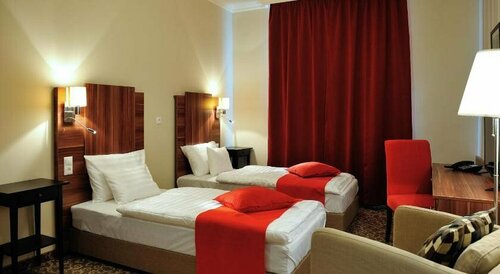 Corner Hotel and Cafe, Reservar Hotel Dunaujvaros Fejer