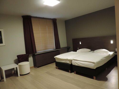 Hotel Falko, Забронировать Отель Отели Мейсе с парковкой, Парковка