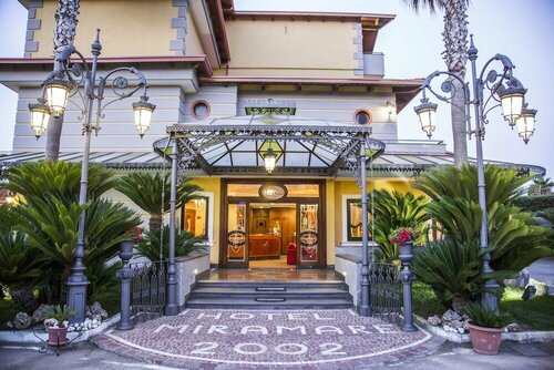 Hotel Miramare, Забронировать Отель Отели Варкатуро с завтраком, Завтраки