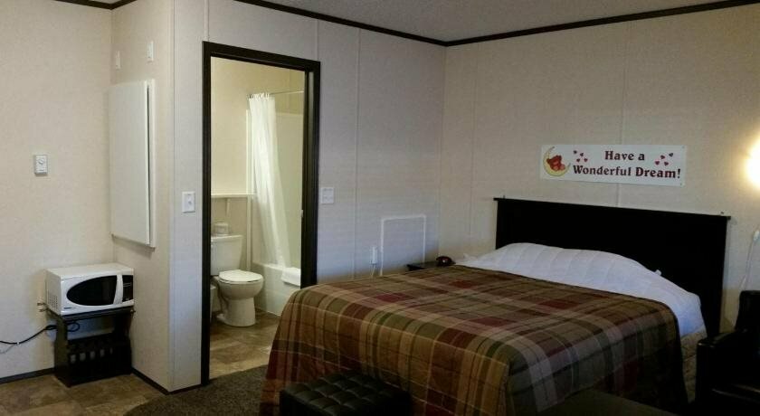Bear's Den Lodge