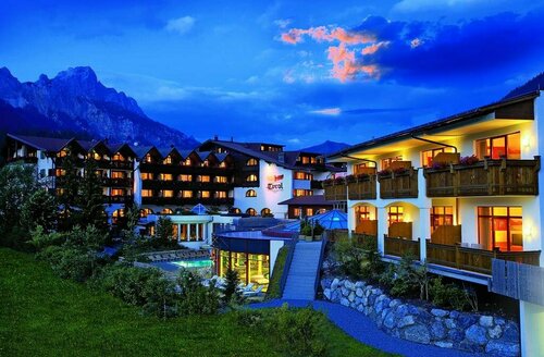 Hotel Tyrol am Haldensee, Забронировать Отель Отели Тироля с парковкой, Парковка