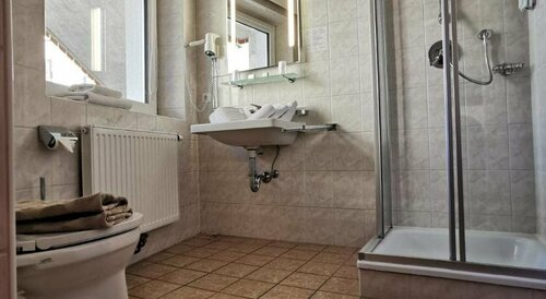 Pension Haus in der Sonne, Забронировать Отель Отели Тироля с парковкой, Парковка