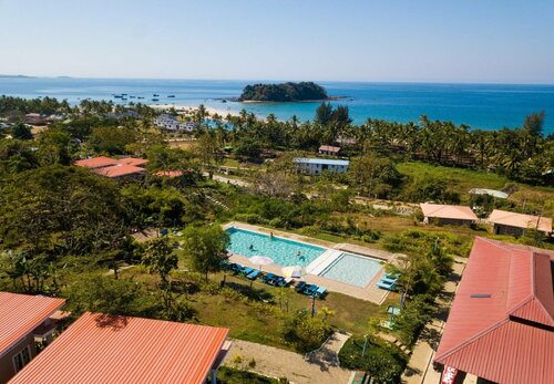 Lover View Pool Bar & Bungalows, Foglalás Szálloda Ngwesaung Mianmar