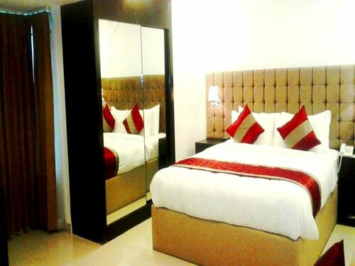 Blossom Hotel Dhaka, Забронировать Отель Отели Дакки с парковкой, рядом с Embassy of Spain, Парковка