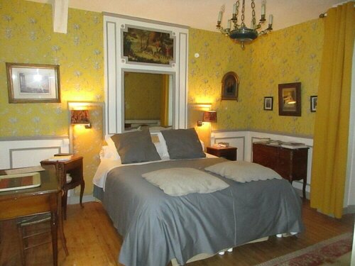 Villa Mazières de St Loup, Book Villa Villeneuve-la-Guyard Ile de France