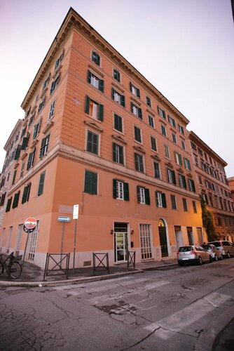 B&B Laurus Colosseo, Забронировать Отель «постель и завтрак» Отели Рима с завтраком, рядом с Римский форум, Завтраки