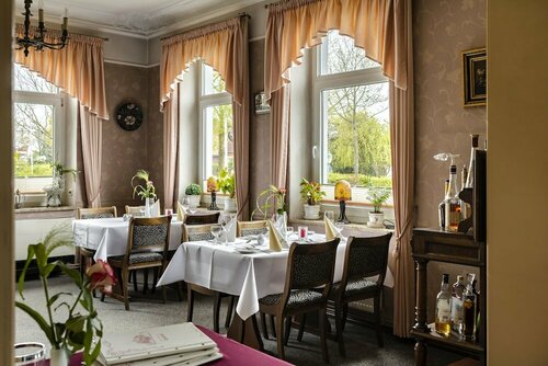 Hotel & Restaurant Villa Ulmenhof, Забронировать Вилла Виллы Nordfriesland, Вилла