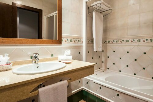 Hotel Doña Manuela, Book Hotel Hoteller i Castilla-La Mancha med parkering, Parkering