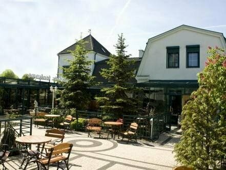 Hotel Mat's, Book Hotel Hoteller i Storpolen med parkering, Parkering