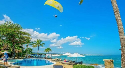 Velero Beach Resort, Забронировать Курортный отель Отели Кабарет с бассейном, Бассейн