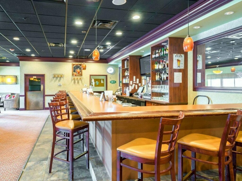 HomeTowne Studios by Red Roof Wilmington - New Castle