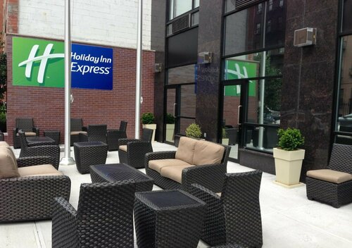 Holiday Inn Express Manhattan Midtown West by IHG, Забронировать Отель Отели Нью-Йорка с завтраком, рядом с Рекреационный центр на Уэст 59-й улице, Завтраки