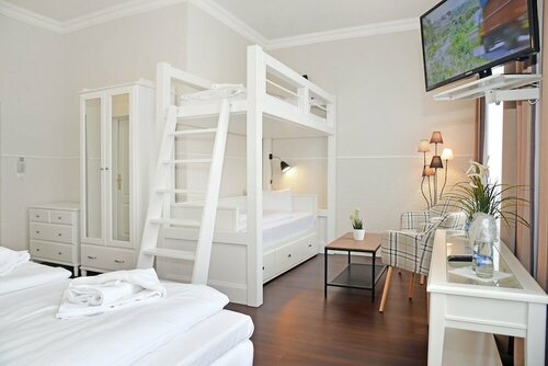 Hotel Stralsund, Забронировать Отель Отели Штральзунда с завтраком, рядом с Немецкий океанографический музей, Завтраки