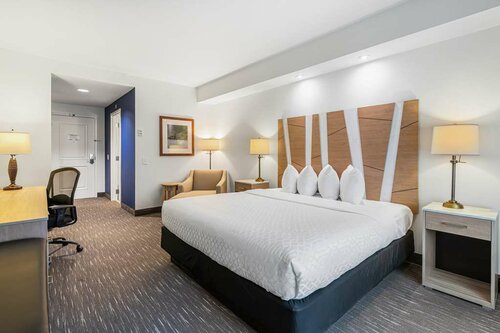Best Western PLUS Westgate Inn and Suites, Забронировать Отель Лиленд Северная Каролина