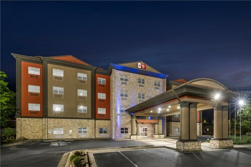 Best Western Plus JFK Inn & Suites, Rezervovat Hotel North Little Rock 
