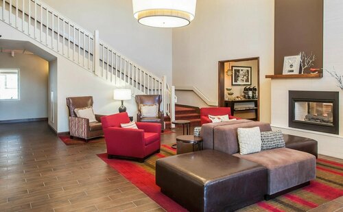 Quality Inn & Suites University Fort Collins, Забронировать Отель Форт-Коллинс Колорадо