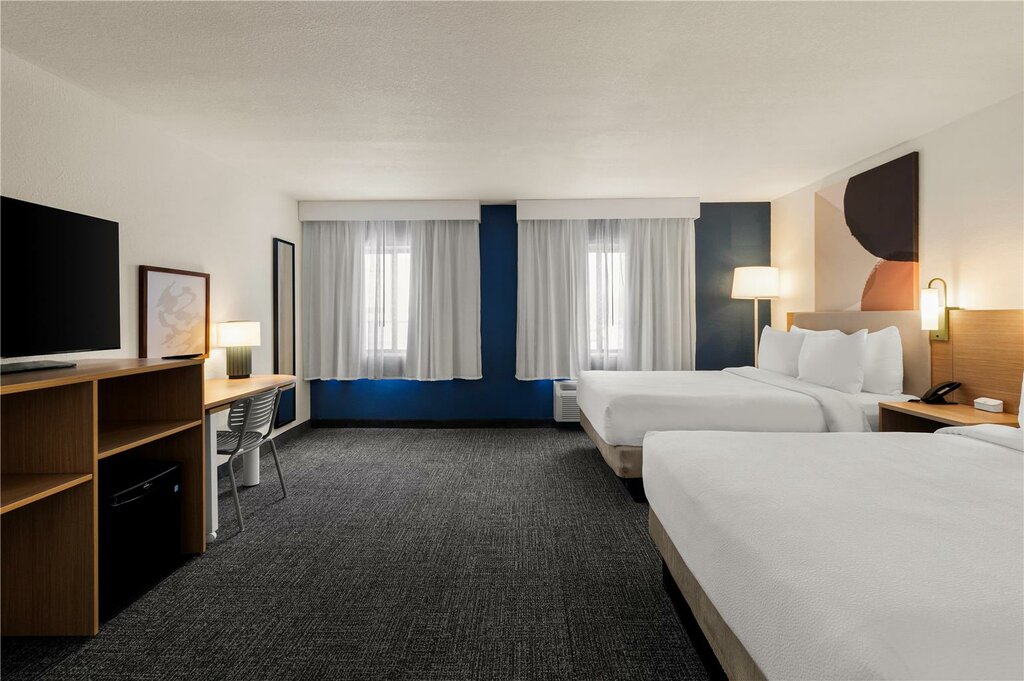 Comfort Inn near I-69 and Washington Center Road