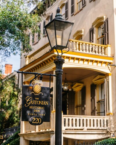 The Gastonian, Historic Inns of Savannah Collection, Забронировать Отель «постель и завтрак» Саванна Джорджия