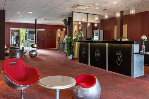 Best Western Hotel & SPA Pau Lescar Aeroport, Забронировать Курортный отель Отели По с бассейном, Бассейн