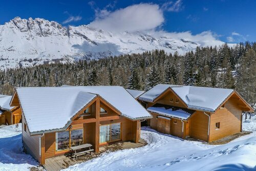 Club Chalets Margot, Book Chalet Hoteller i Rhône-Alps med parkering, Parkering