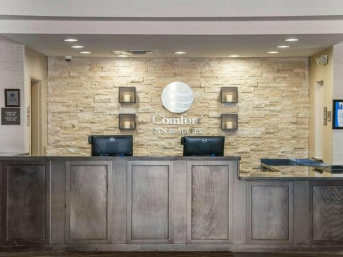Comfort Inn & Suites San Marcos near Outlet Mall, Забронировать Отель Отели Сан-Маркос с бассейном, рядом с Aquarena Springs Museum, Бассейн
