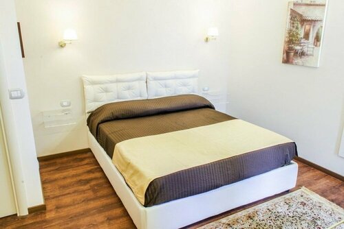 96 Guest House, Забронировать Гостевой дом Гостевые дома Реджо-ди-Калабриа, рядом с Театр Франческо Силеа, Гостевой дом