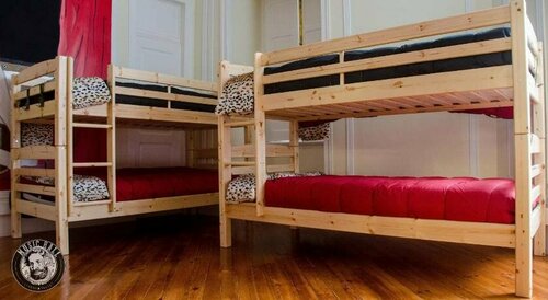 Music Hall Lisbon Hostel, Забронировать Хостел Отели Лиссабона с парковкой, рядом с Торговый центр Atrium Saldanha, Парковка