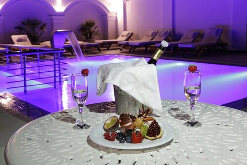 Empire Hotel, Đặt Khách sạn Khách sạn ở Durres County có hồ bơi, Hồ bơi