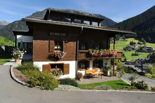 Haus Saler, Book Hotel Hoteller i Vorarlberg med parkering, Parkering