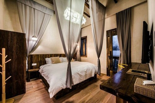 Go Native Downtown House Ningbo, Rezerwuj Hotel Hotele w Ningbo z Parkingiem, Parking