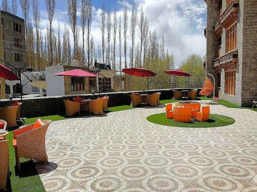 The Grand Yasmin ladakh, Забронировать Отель Отели Джамму и Кашмира с парковкой, Парковка